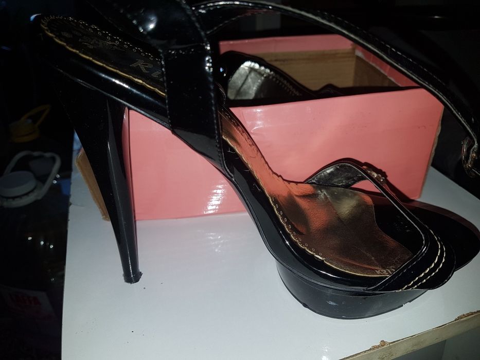 Нежный шпилька продам