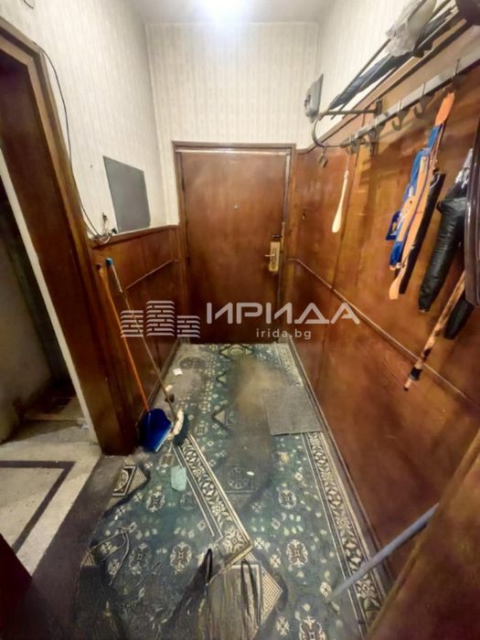 Просторен двустаен апартамент в Центъра