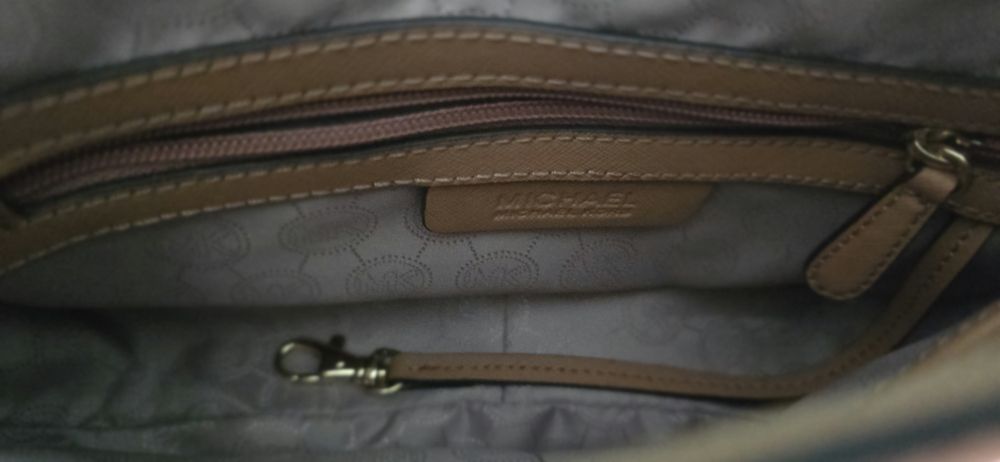 Сумка кожаная Michael Kors