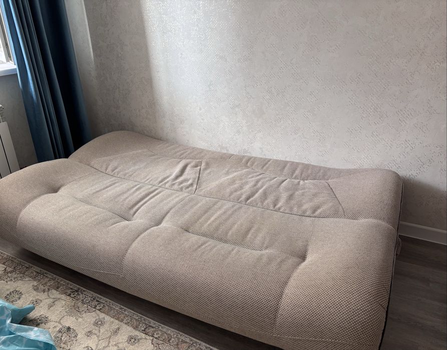 Отдам диван и два кресла