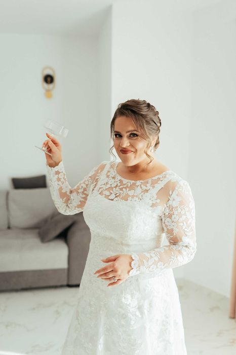 Vand rochie mireasa model unicat