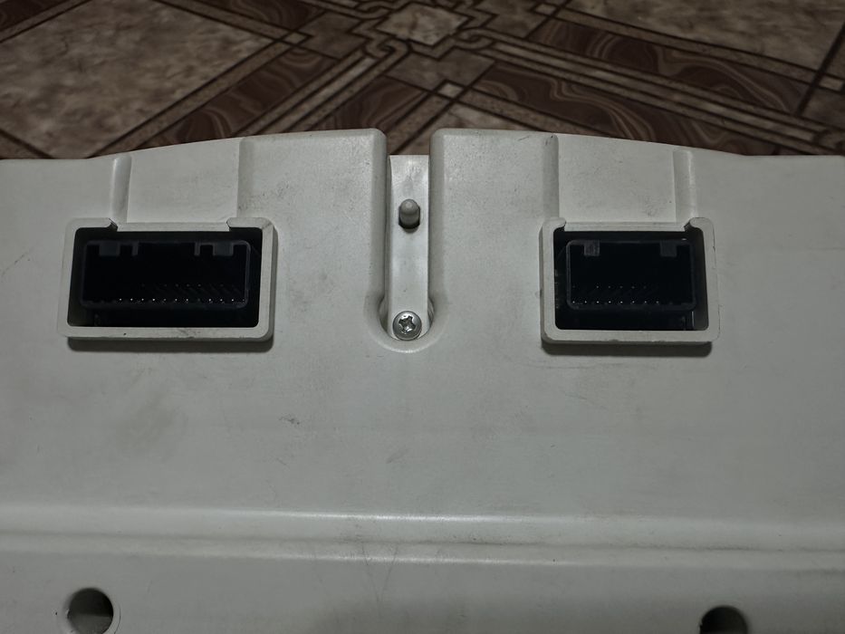 Продам приборку камри 40