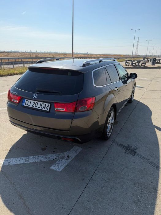 Honda Accord Honda Accord 2010 | Confort de top, spațioasă și fiabilă