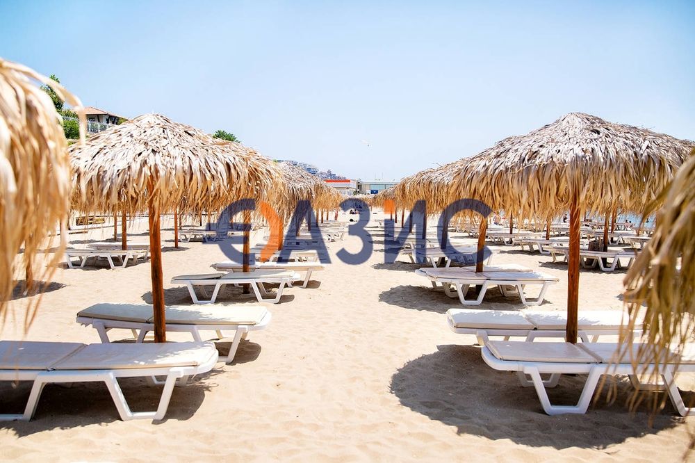 Продава се Двустаен апартамент в Бургас, Сарафово - 67 кв.м за 1642 €/кв.м - Снимка #12