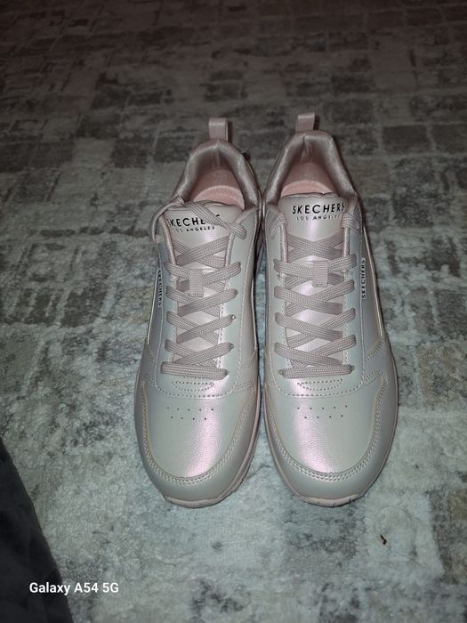 Adidasi Skechers noi 40