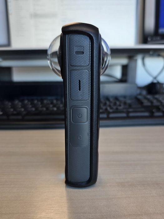 Vand insta 360 x4 Original 2 baterii
