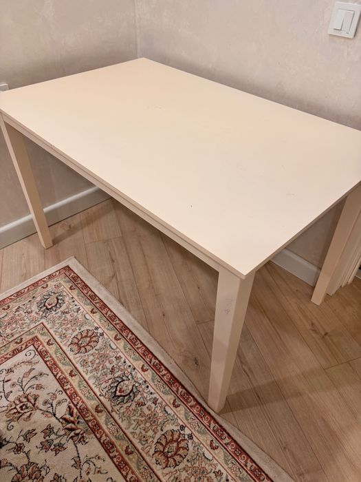 Кухонный стол- светлый