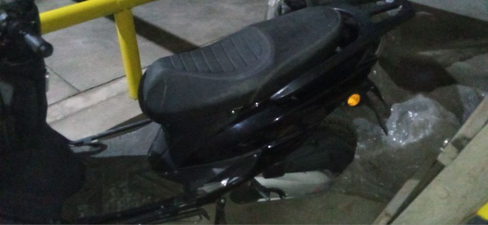 Скутер сотилади 150куб