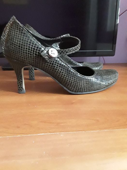 Pantofi piele naturală mărimea 37, culoare verde inchis