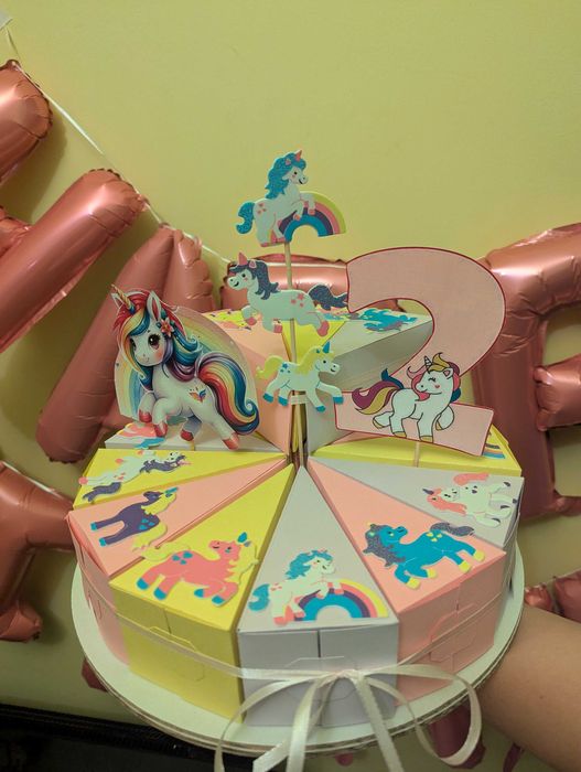 Картонена торта за детски рожден ден