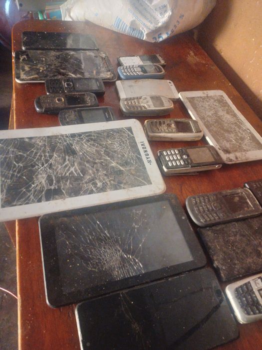Telefoane defecte moooo plasma pentru piesetoare funcționale stare per