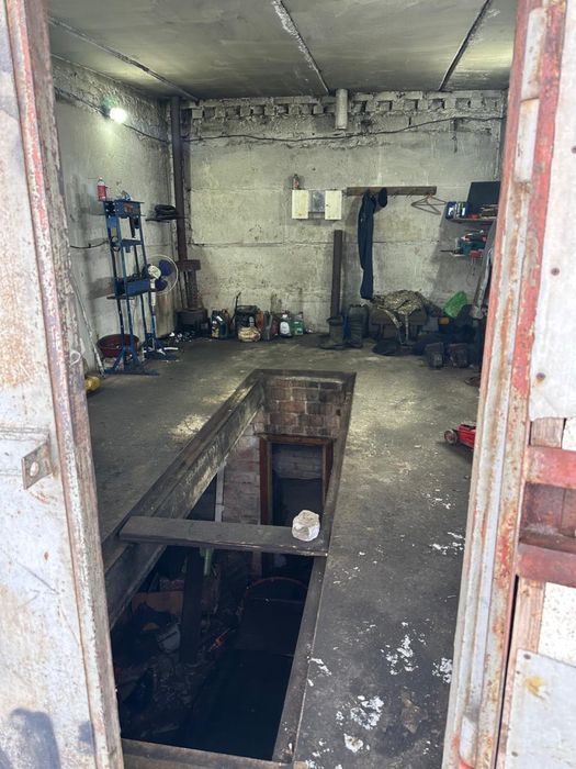 Продается гараж  по улице Красина 4