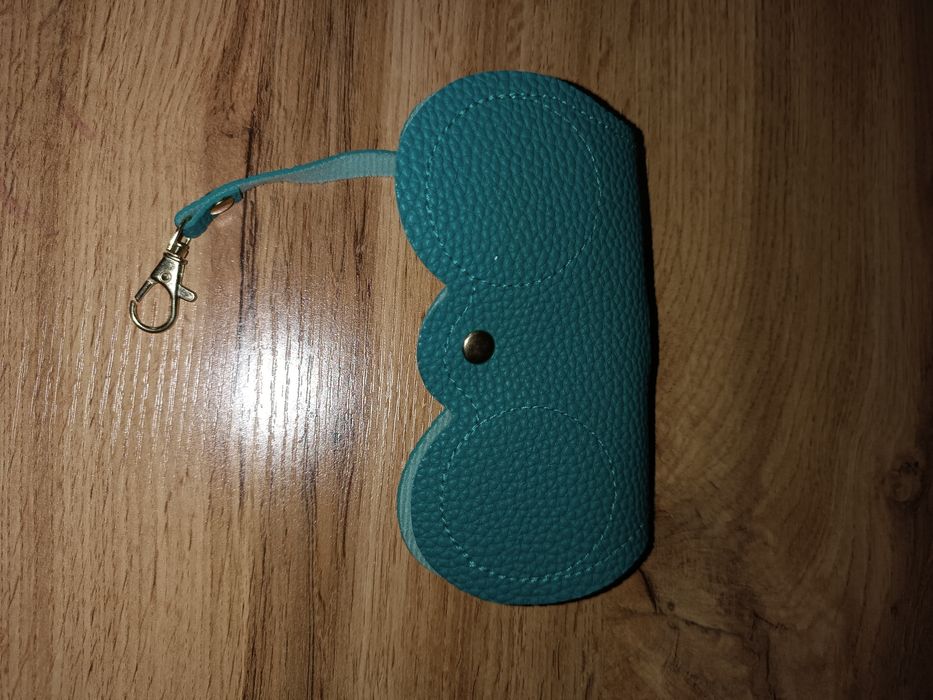 Футляр для очков и линз