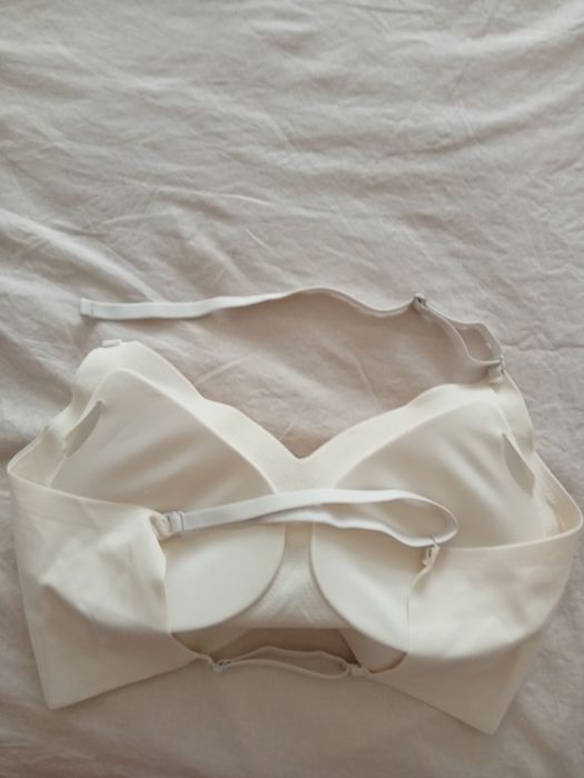 Безшевен красив сутиен