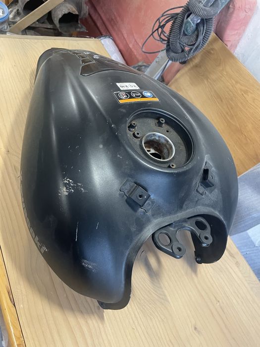 Резервоар  Kawasaki Vulcan S 650 2021 ,задна вилка, трипътници и други