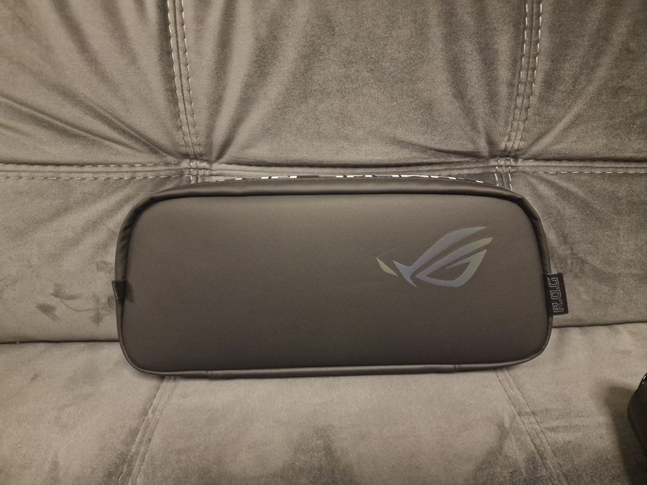 Asus ROG Ally Z1 Extreme 1TB+3 кейса, протектор и докинг стация