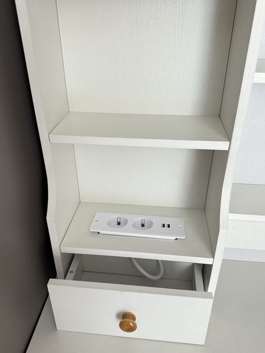 Masuta de toaleta pt machiaj cu oglinda iluminata, 5 sertare, taburet