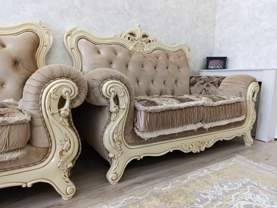 Продам Королевский Диван тройка