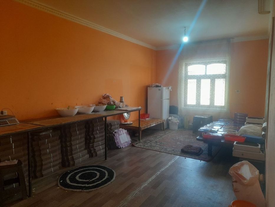 Uy sotiladi hamma sharoiti bor 12 sotix