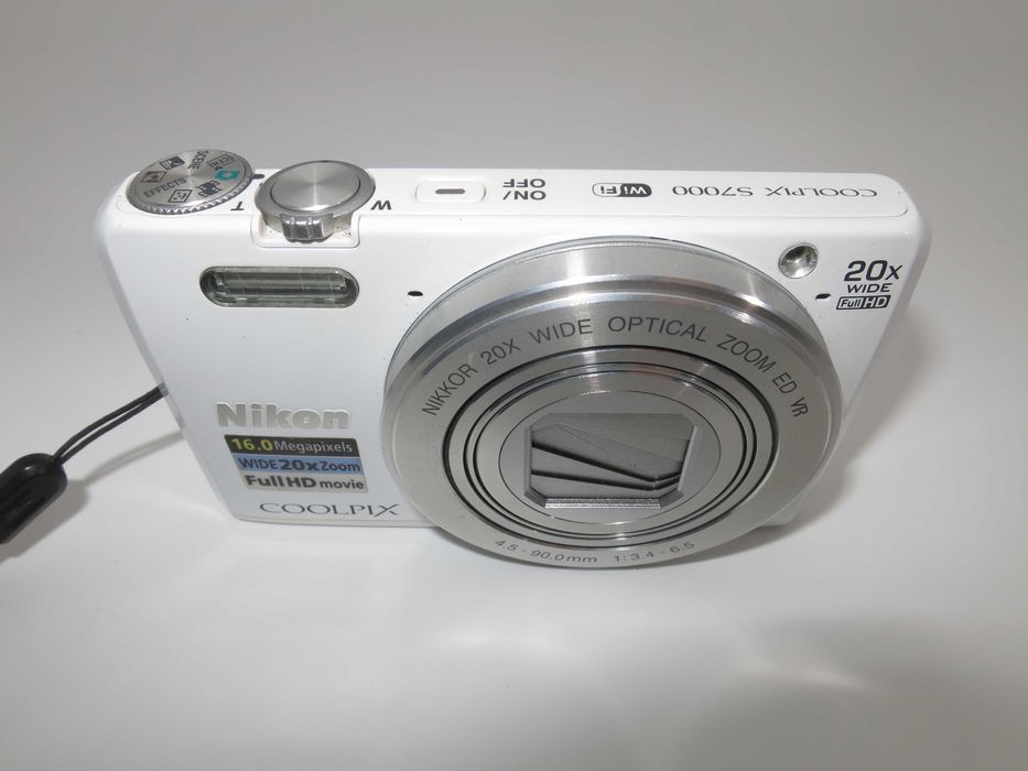 Nikon Coolpix S7000 ултра компактен цифров фотоапарат с 20х опичен зум, 16MP, Wi-Fi, Full-HD видео клип, дигитална камера в отлично състояни