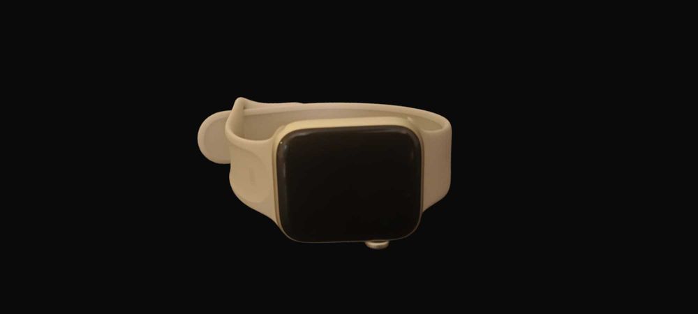 Продавам Apple Watch SE 2-ро поколение (44mm)  чисто нов