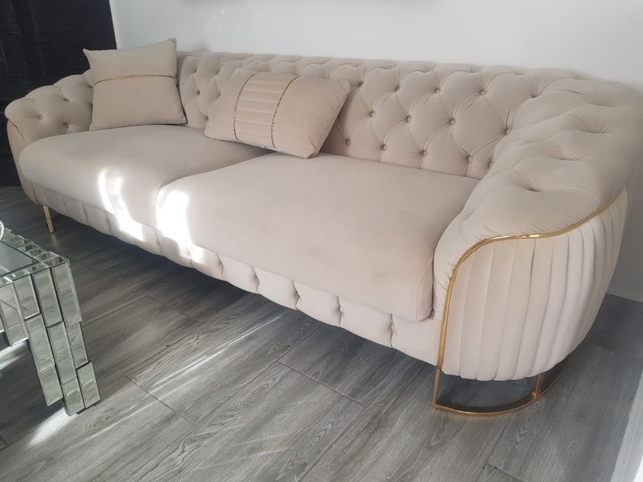 Canapea  chesterfield