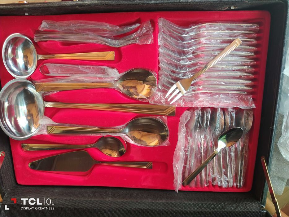 Комплект прибори за хранене