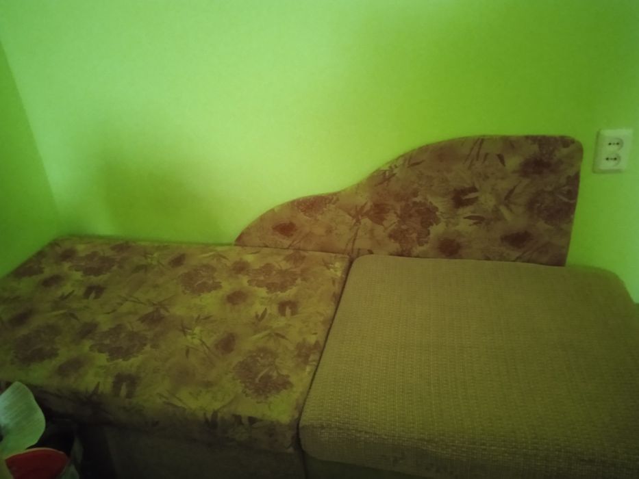 Продам диван подростковый имеется коробка для белья.