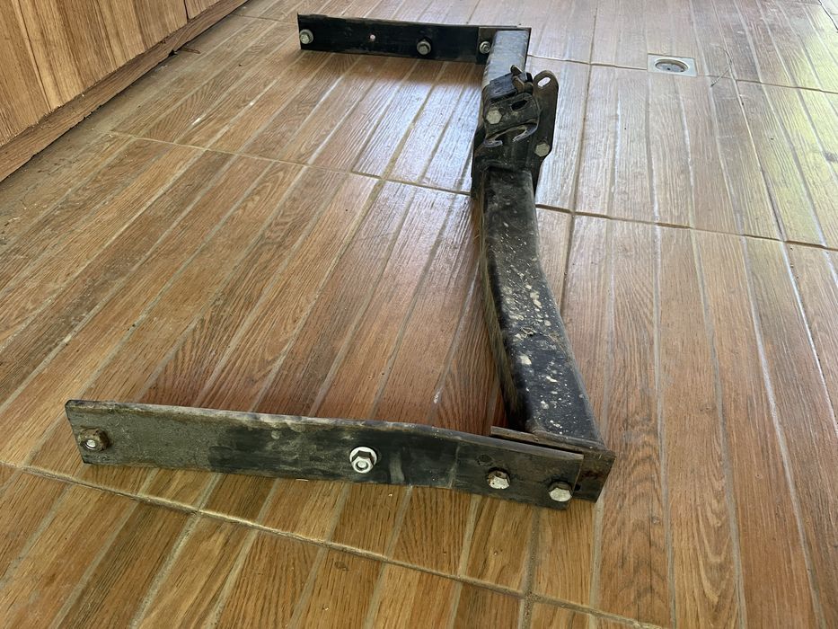 Теглич за фолксваген шаран 2011г