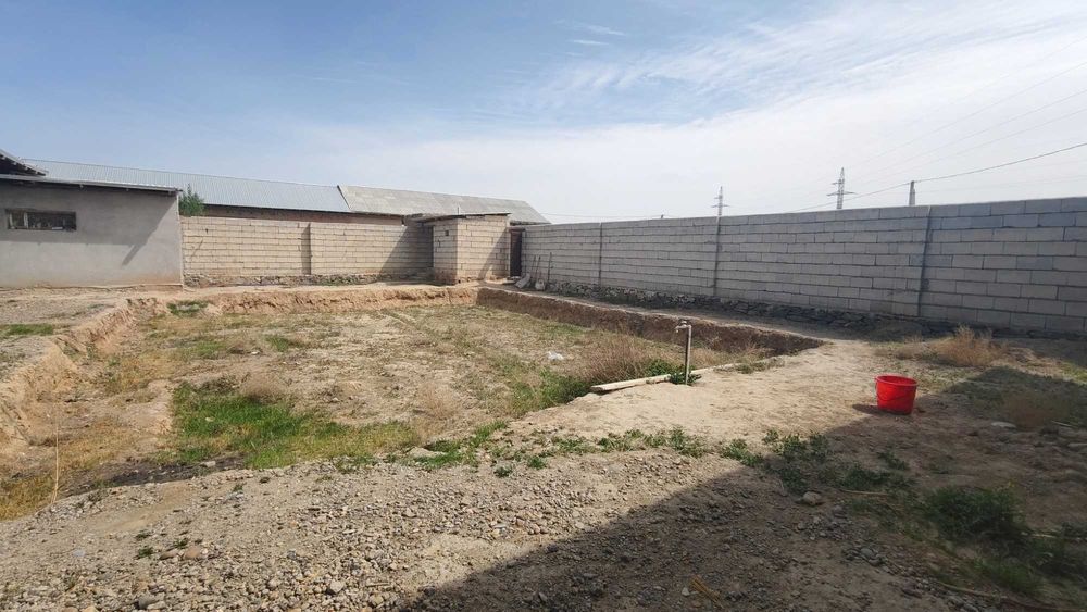 Hovli sotiladi. KUMUSHKON MFY