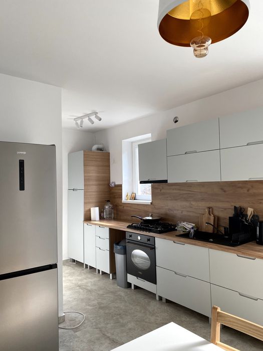 închiriez apartament 3 camere Brașov centru