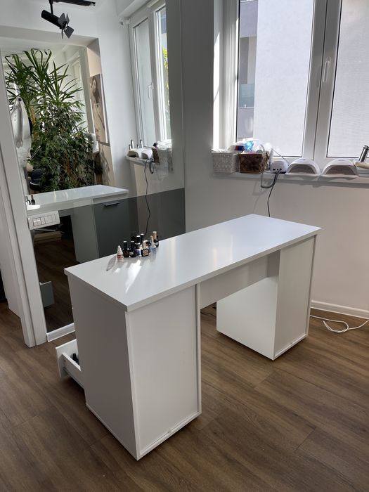 Masa noua manichiura cu sau fara aspirator!