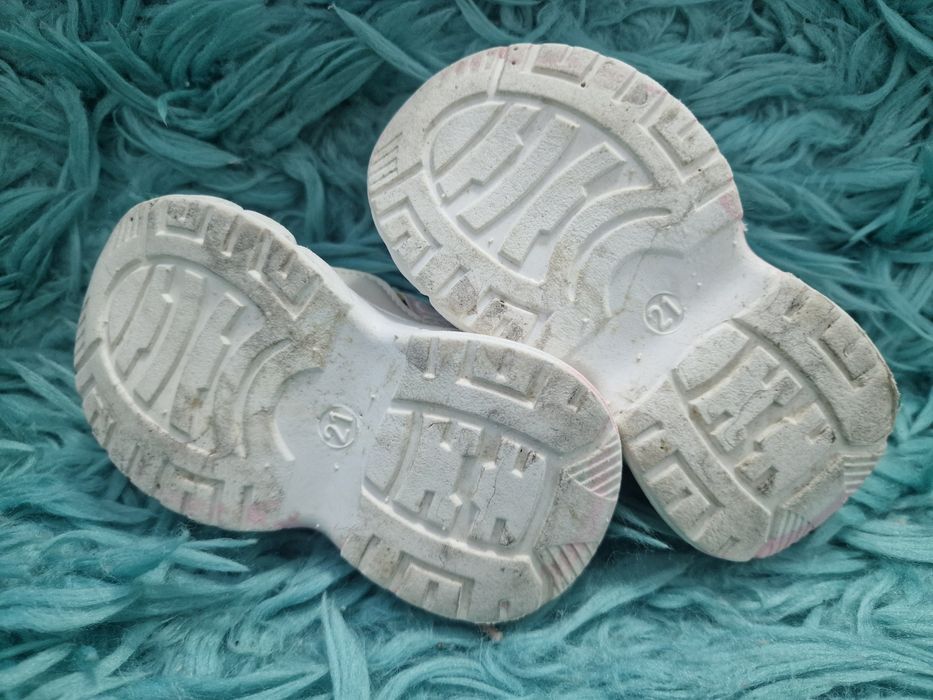 Vand adidasi fetita 21