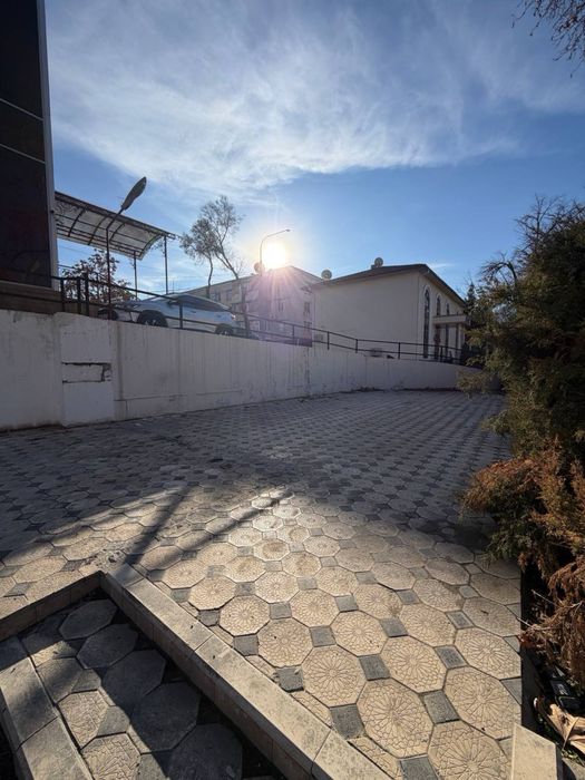 Ц-13 | Лабзак - Продается нежилое помещение вдоль дороги 242м2