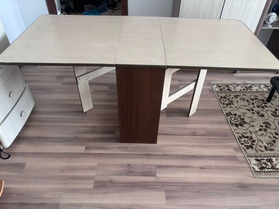 Продам стол книжка