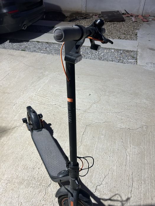 Trotinetă electrică Ninebot Segaway F40I, max 25 km/h, autonomie 40 km