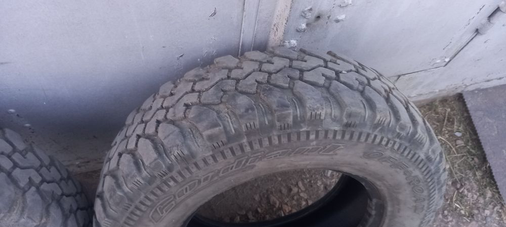 Резина 225/75R16