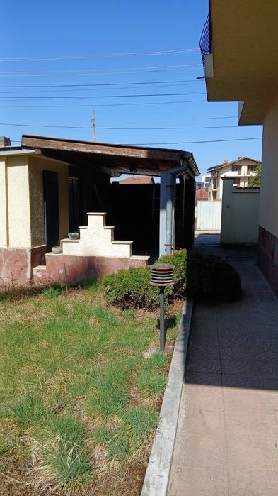 Давам къща под наем в Кръстова вада София