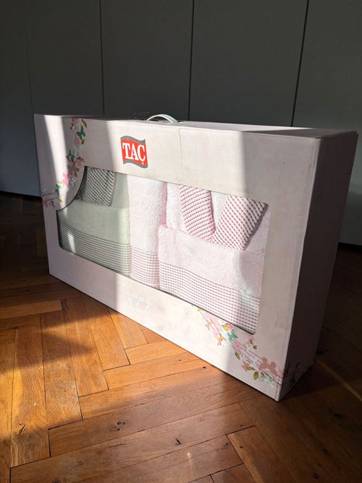 Комплект хавлиени халати TAC 100% памук дамски и мъжки