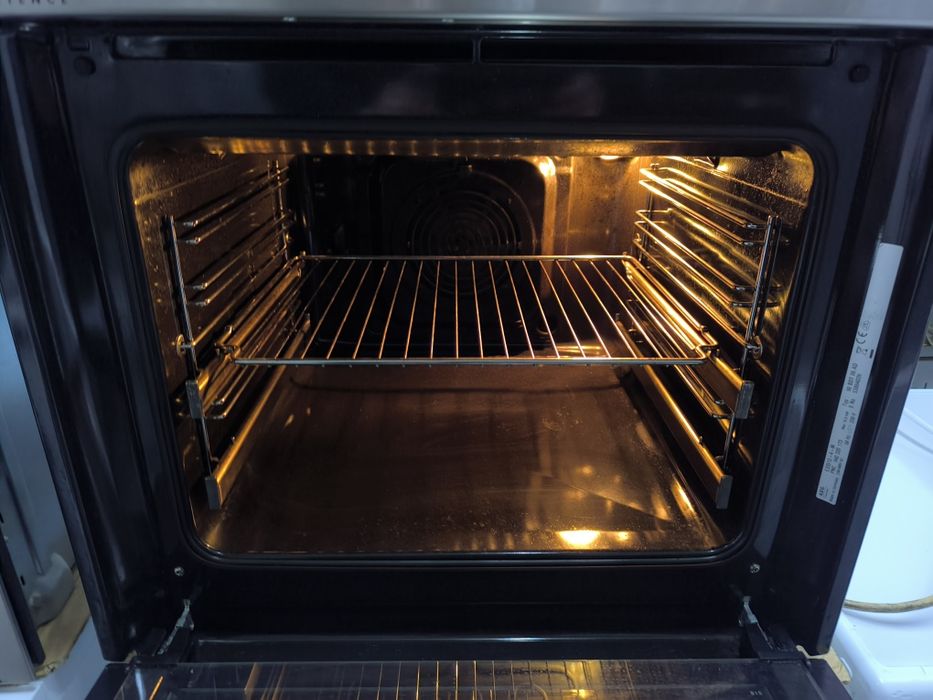 Фурна с котлони AEG E33512-4-M - 8 Функци с вентилатор Топ оферта