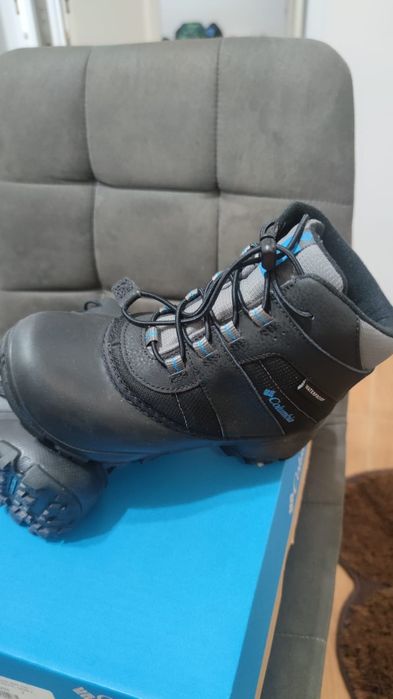 De Vânzare  //  Ghete  Copii  Noi //