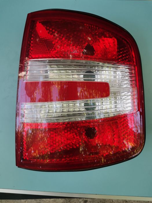 Stop Tripla, Semnalizare, SPATE  Dreaptapta SKODA FABIA COMBI , SEDAN