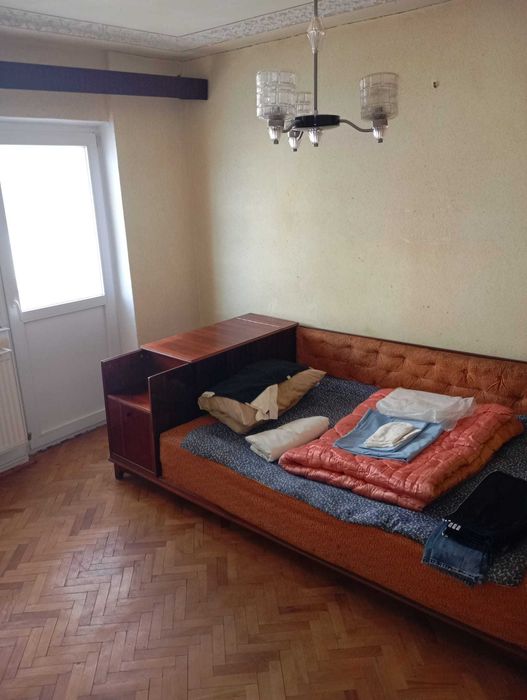 Vând apartament cu 3 camere în Lugoj
