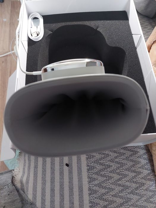 Массажёр для рук Работает и заряжается от сети