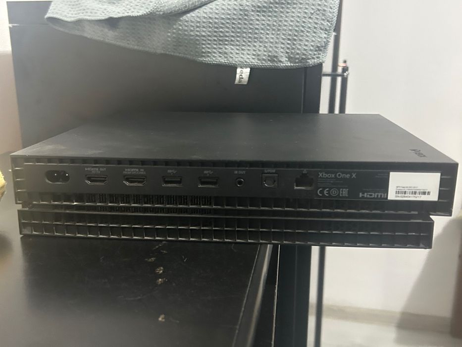 Xbox one x negru