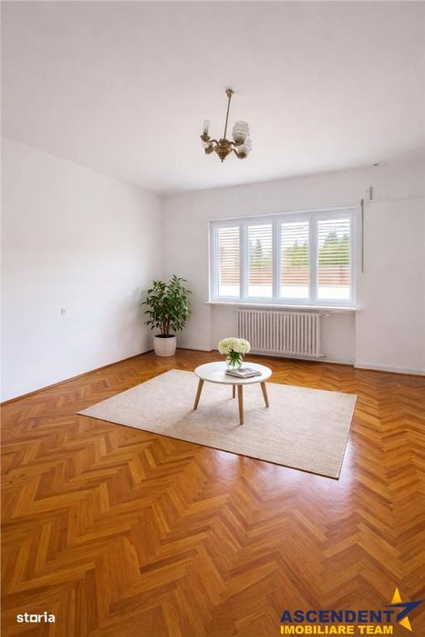 TUR 3D!In areal apreciabil,particulara casa cu 680 mp teren,Miercurea
