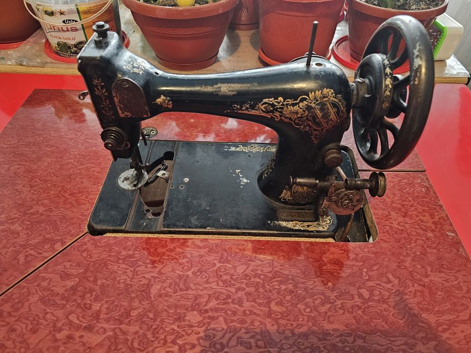 Masina de cusut Singer  funcționala