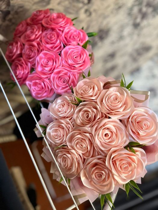 Букеты роз из атласных лент