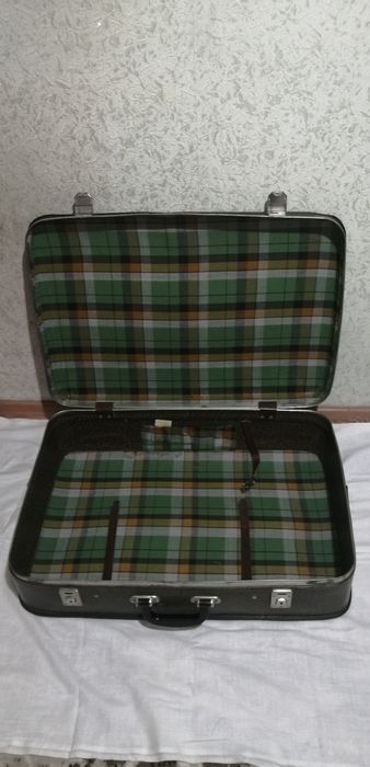 Продам советские чемоданы
