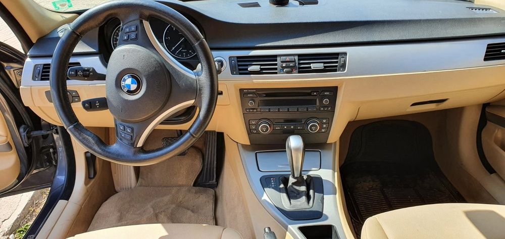 Продавам BMW 320d